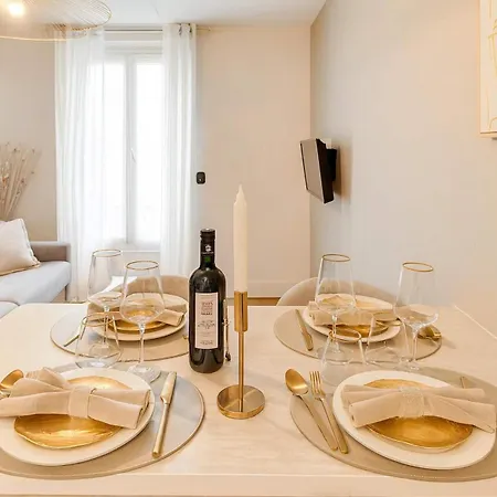 Ideal Family - Parigi